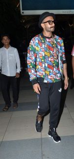 Ranveer Singh snapped at airport  on 27th Sept 2015